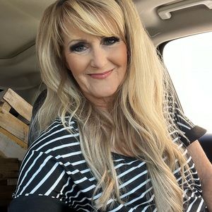 Meet your Posher, Lorilee